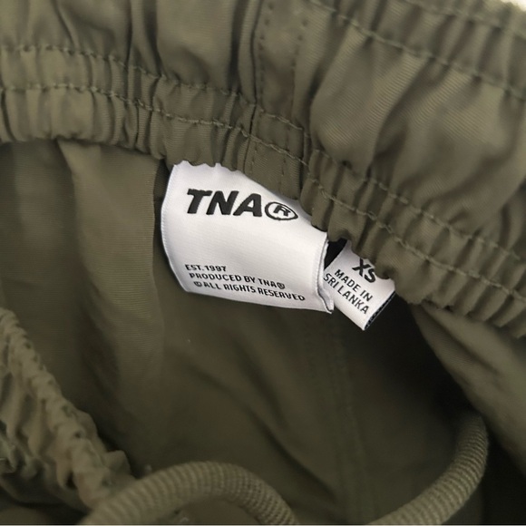 SOLD—⭐️TNA Sawyer Pant in Military Green⭐️ - Picture 4 of 6